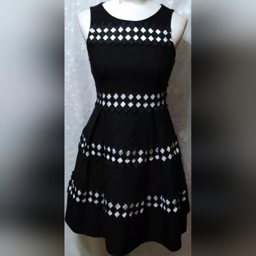 NWT Jun & Ivy black and white short dress. Size Medium.